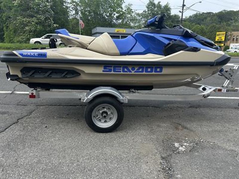 NEW 2026 SEA-DOO WAKE PRO 230 WITH SOUND SYSTEM Image 2