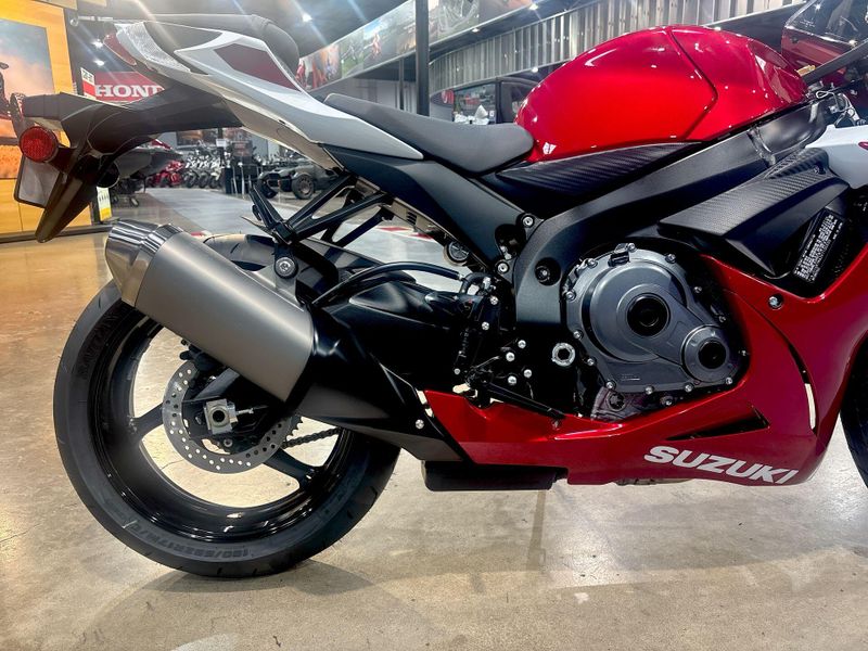 New 2027 Suzuki GSX-R750 Image 15