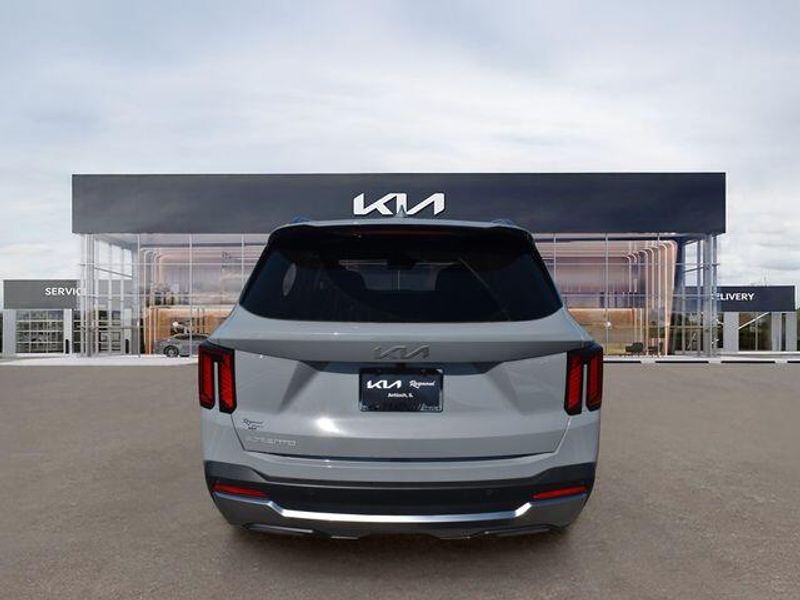 New 2026 Kia Sorento SXImage 5