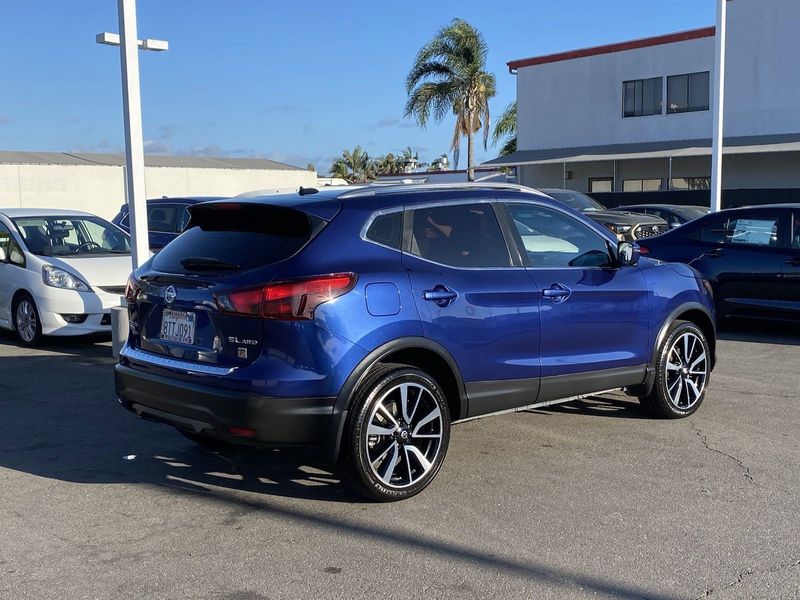 2017 Nissan Rogue Sport SVImage 4