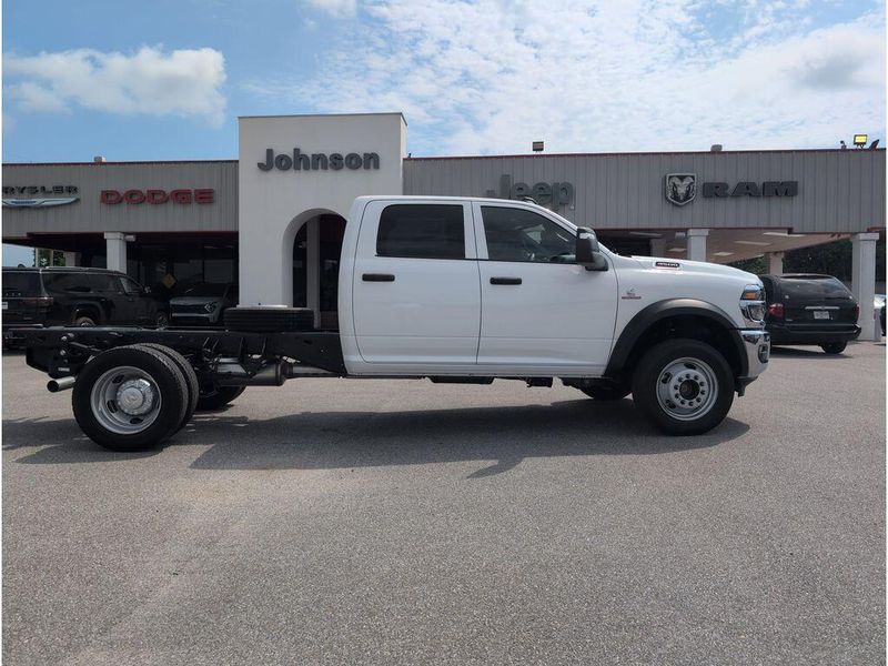2025 RAM 4500 Tradesman Chassis Crew Cab 4x4 60