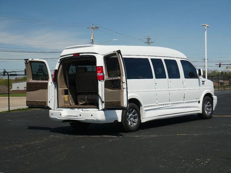2019 GMC Savana Image 50
