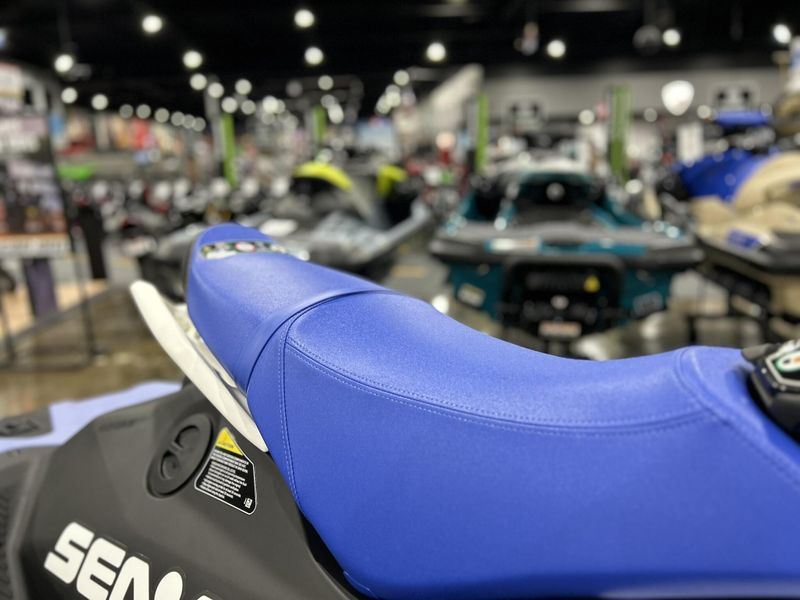 New 2025 Sea-Doo SPARK FOR 2 90 CONVENIENCE PACKAGE (SOUND SYSTEM) Image 4