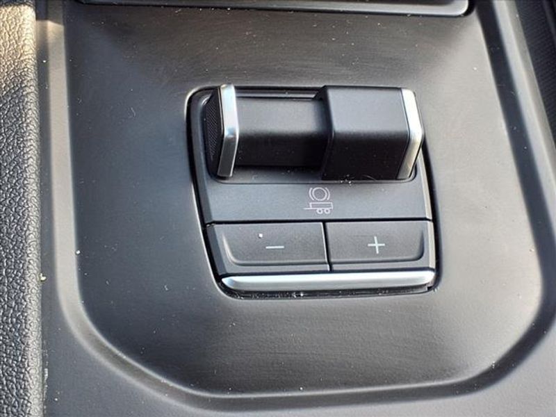2022 GMC Sierra 1500 AT4Image 25