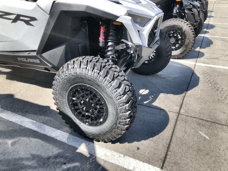 New 2026 Polaris RZR PRO R 4 ULTIMATE Image 18