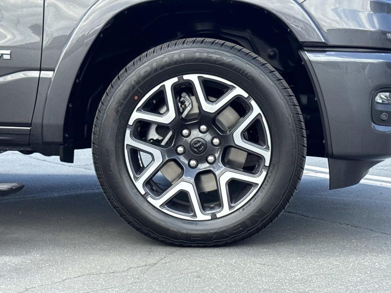 New 2026 RAM 1500 Laramie Crew Cab 4x4 6'4' Box