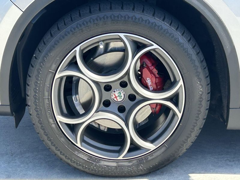 2019 Alfa Romeo Stelvio Image 10