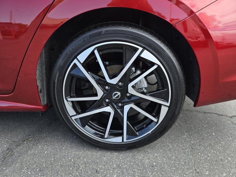 Used 2025 Nissan Sentra SR CVT