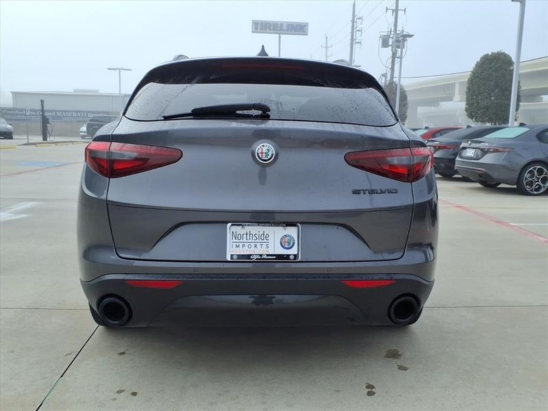 Used 2020 Alfa Romeo Stelvio Image 13