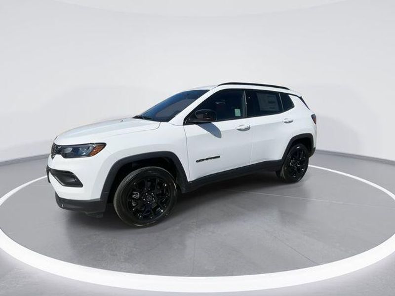 New 2026 Jeep Compass Latitude Altitude 4x4Image 4