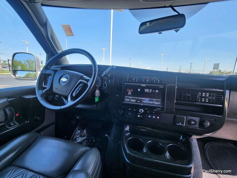2023 Chevrolet Express Cargo Image 29