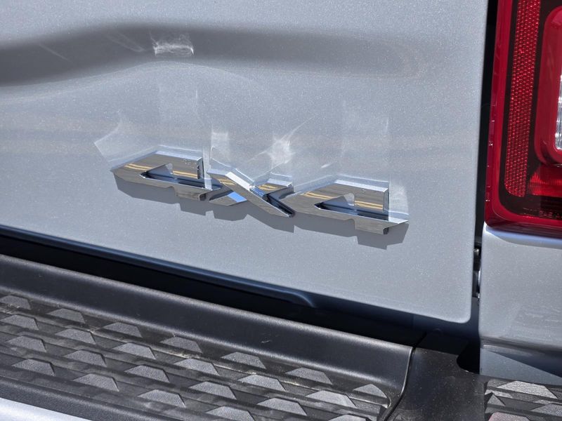 New 2026 RAM 2500 Laramie Crew Cab 4x4 6'4' Box