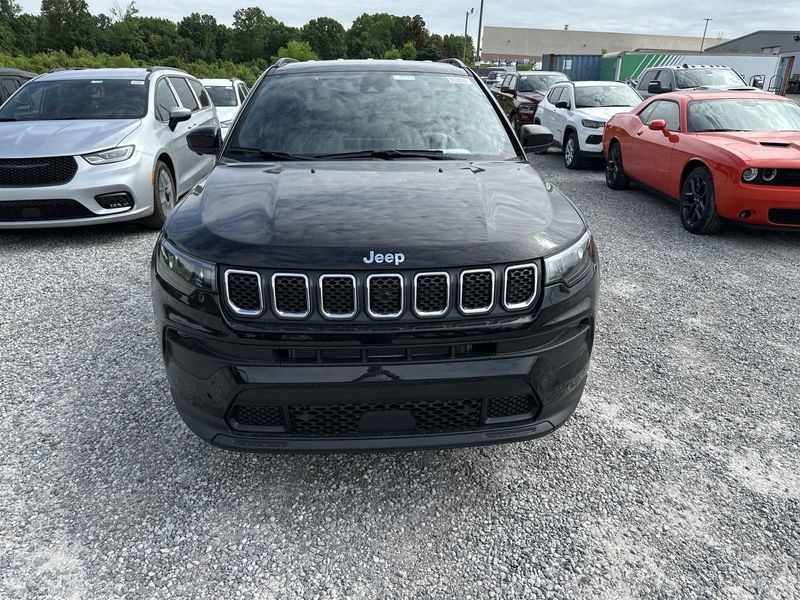 2023 Jeep Compass Latitude Lux 4x4Image 2