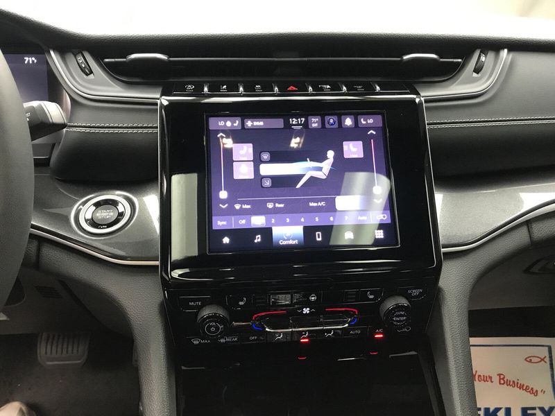 Used 2023 Jeep Grand Cherokee AltitudeImage 7