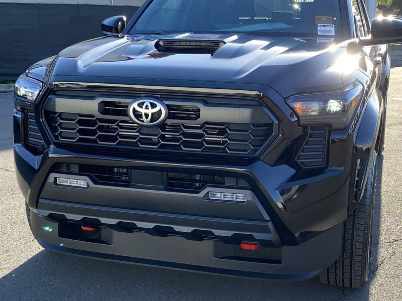 2025 Toyota Tacoma TRD SportImage 7