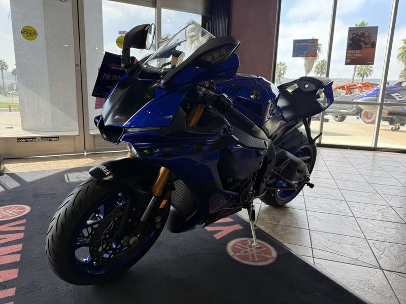 Used 2018 Yamaha YZF-R1 Image 10