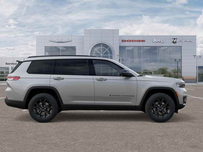 New 2025 Jeep Grand Cherokee L Altitude X 4x4Image 55