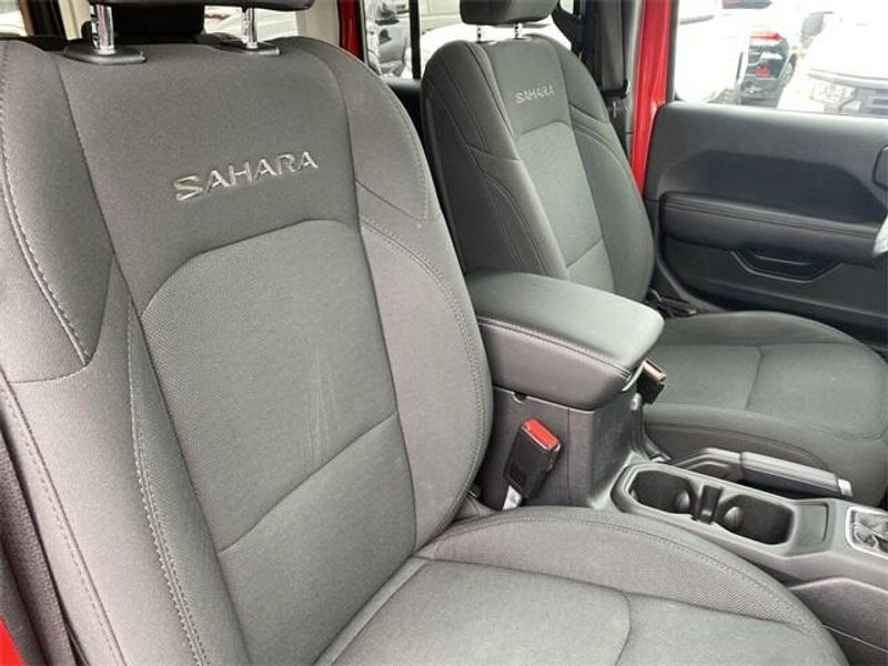 2021 Jeep Wrangler Unlimited SaharaImage 11