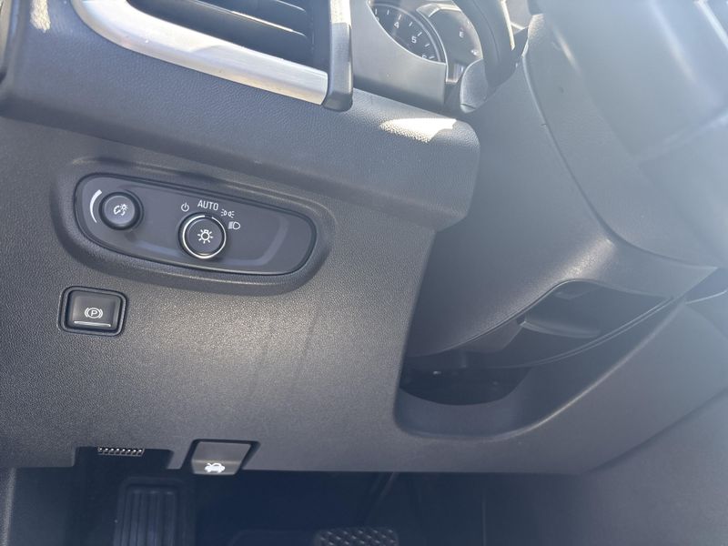 Used 2020 GMC Terrain SLEImage 19