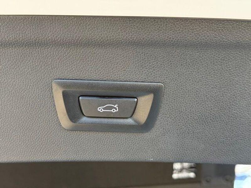 Used 2026 BMW iX xDrive45Image 17