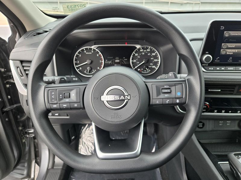 Used 2024 Nissan Rogue AWD SV