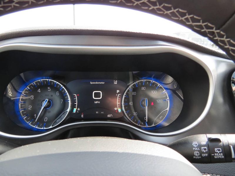 New 2026 Chrysler Voyager LxImage 10