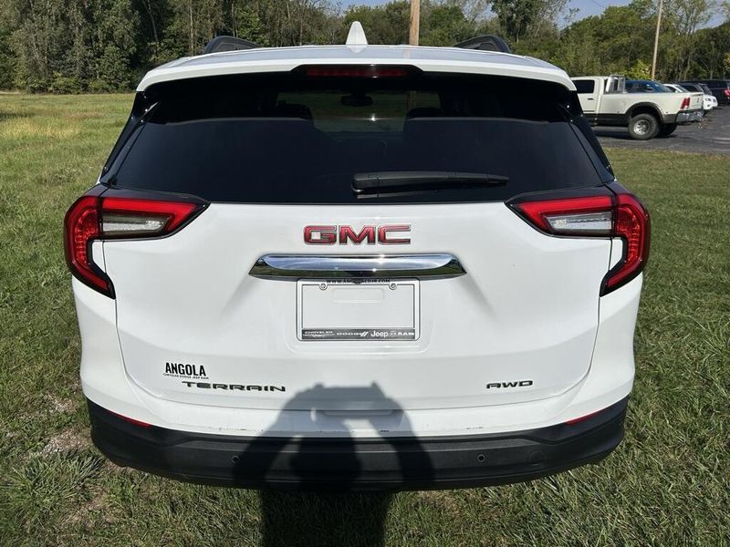 2023 Gmc Terrain SLE photo 4