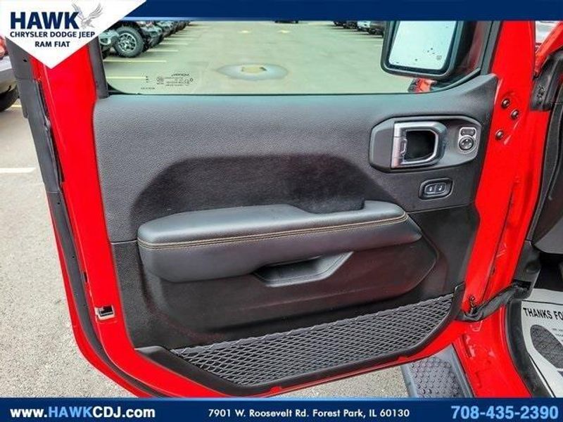 2024 Jeep Wrangler Sahara photo 21