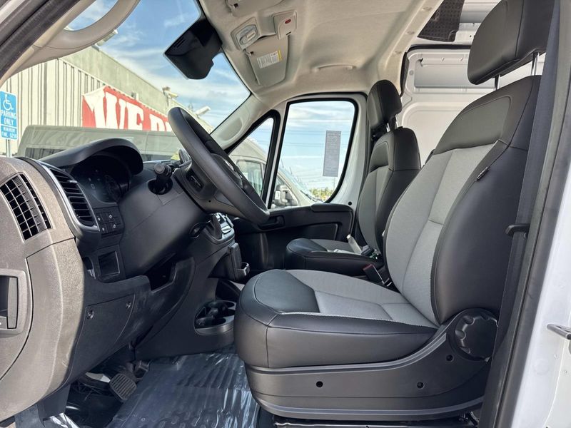 New 2026 RAM Promaster 1500 Slt Cargo Van High Roof 136' Wb