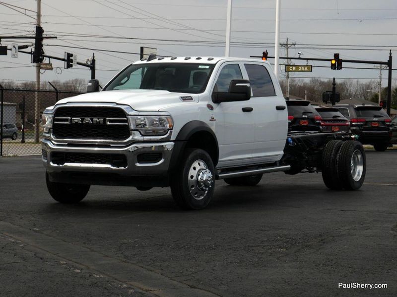 2024 RAM 5500 Tradesman Chassis Crew Cab 4x4 84