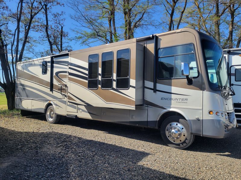 Used 2011 COACHMAN BY FOREST R ENCOUNTER 37-TZ Image 2