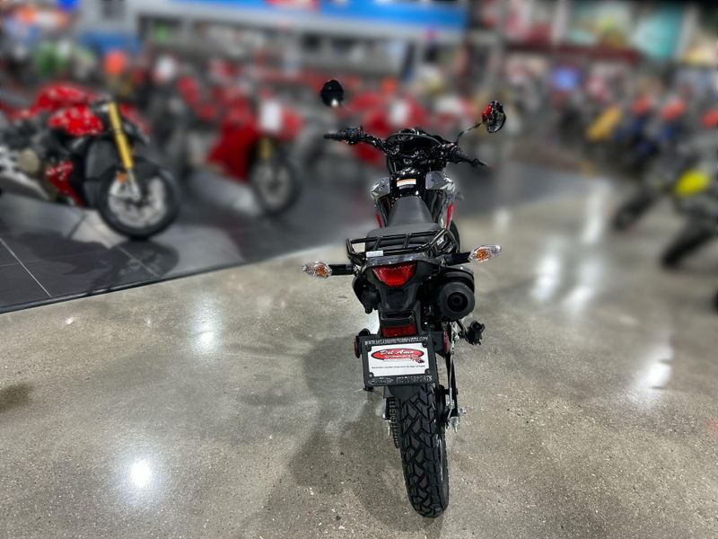 2025 Honda XR150L Image 12