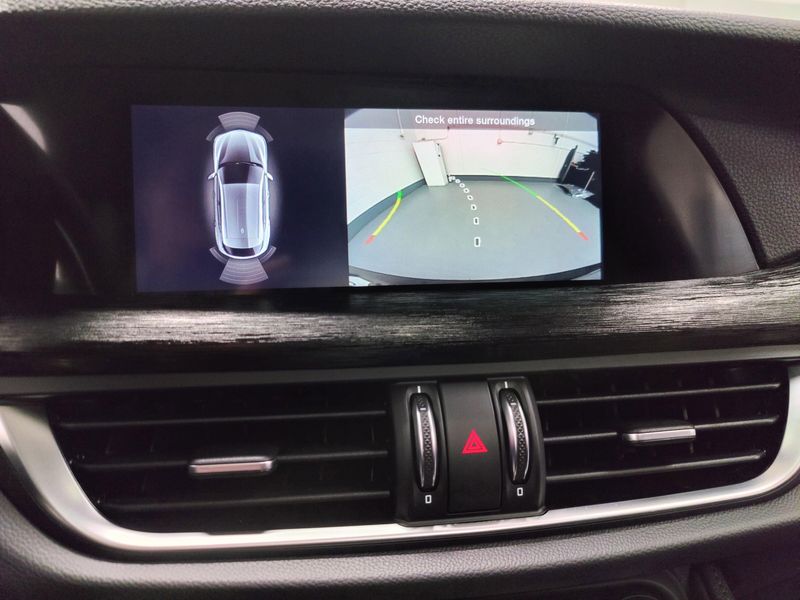 Used 2024 Alfa Romeo Stelvio Q4 AWD w/Sunroof/NavImage 23