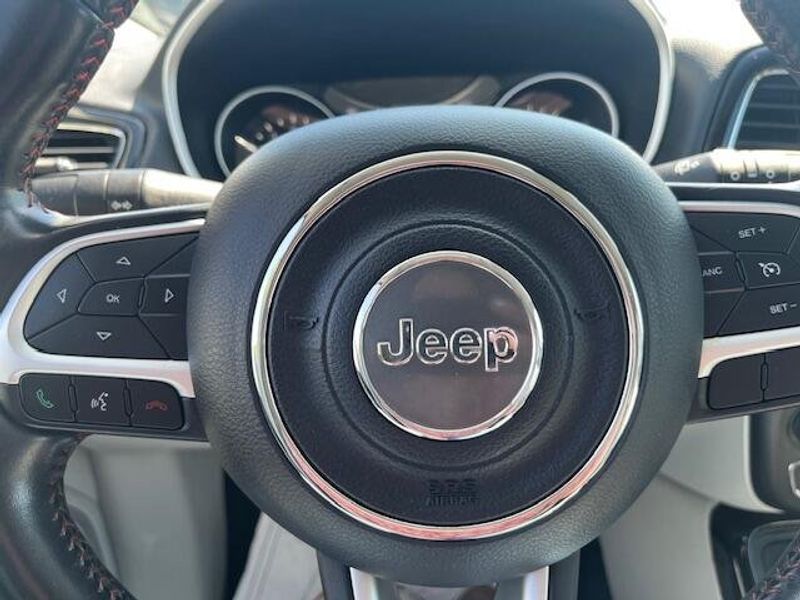 Used 2020 Jeep Compass Image 12