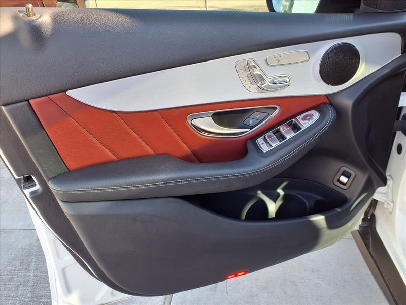 Used 2021 Mercedes-Benz GLC 300 300Image 17