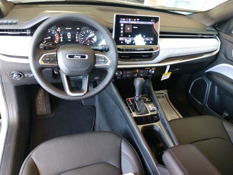 2023 Jeep Compass Latitude Lux 4x4Image 13