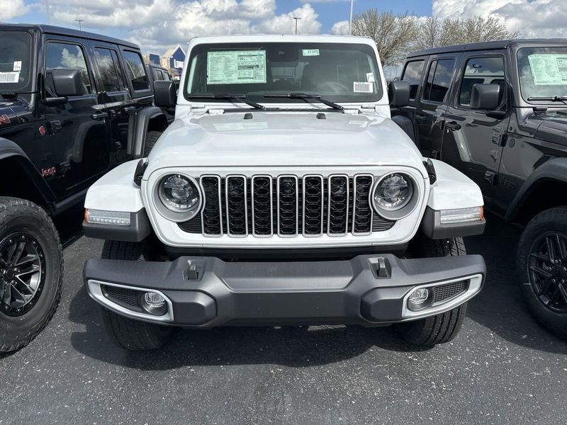 2024 Jeep Wrangler 4-door SaharaImage 2