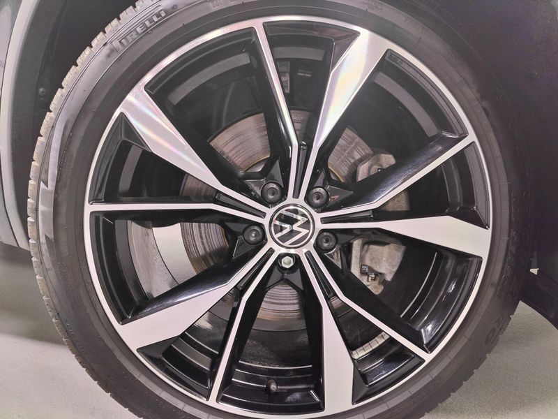 Used 2024 Volkswagen Tiguan AWD SEL R-Line w/Sunroof/NavImage 17