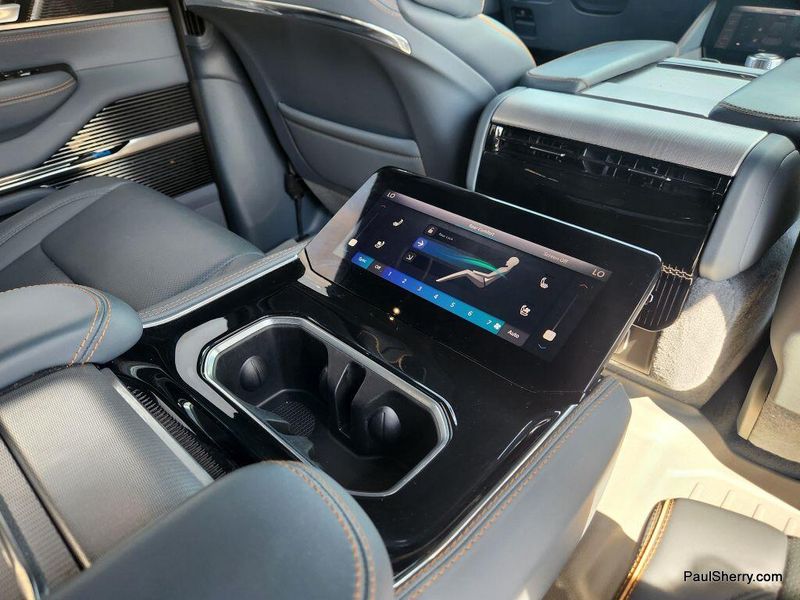 2023 Jeep Grand Wagoneer L II photo 45