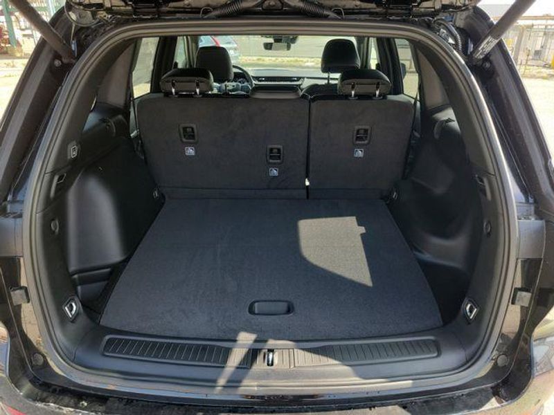 New 2026 Jeep Grand Cherokee Laredo Altitude 4x4