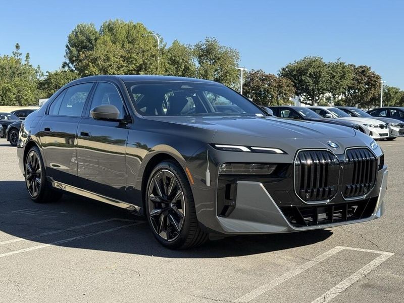 Used 2025 BMW 7 Series 740iImage 5