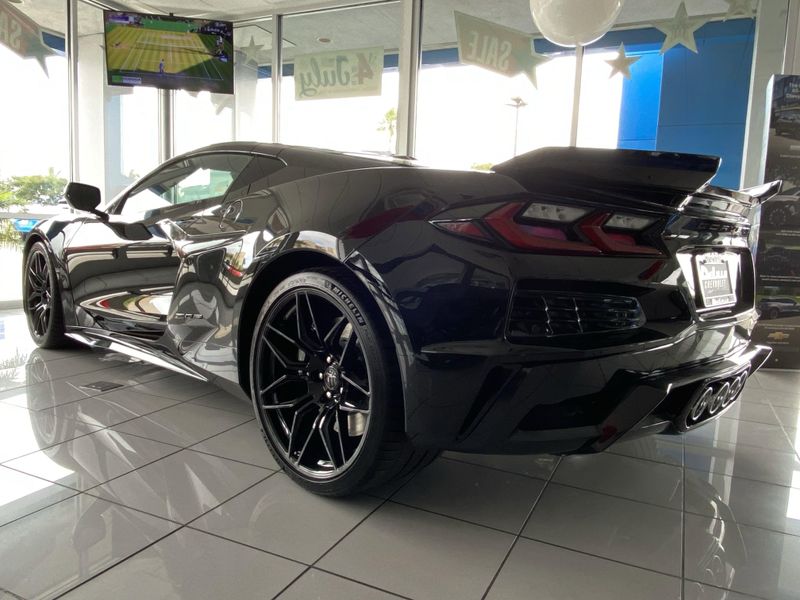 New 2025 Chevrolet Corvette 1LZImage 2