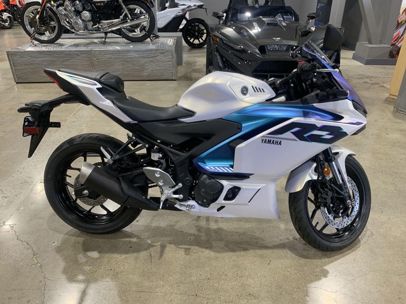 2025 Yamaha YZF-R3 ABS Image 14