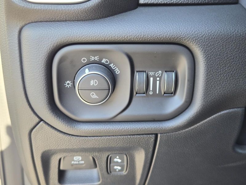 2025 Ram 1500 Big Horn photo 16