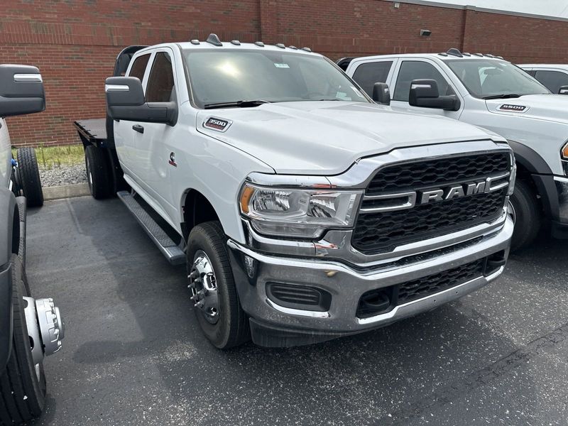 2024 RAM 3500 Tradesman Crew Cab Chassis 4x4 60