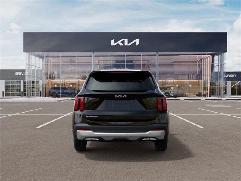 2025 Kia Sorento LXImage 5