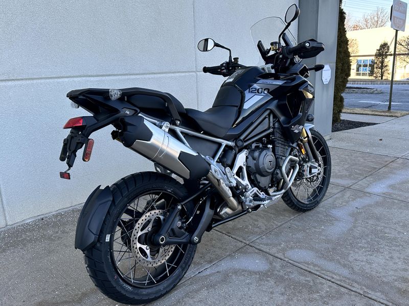 2023 Triumph TIGER 1200 RALLY PROImage 3