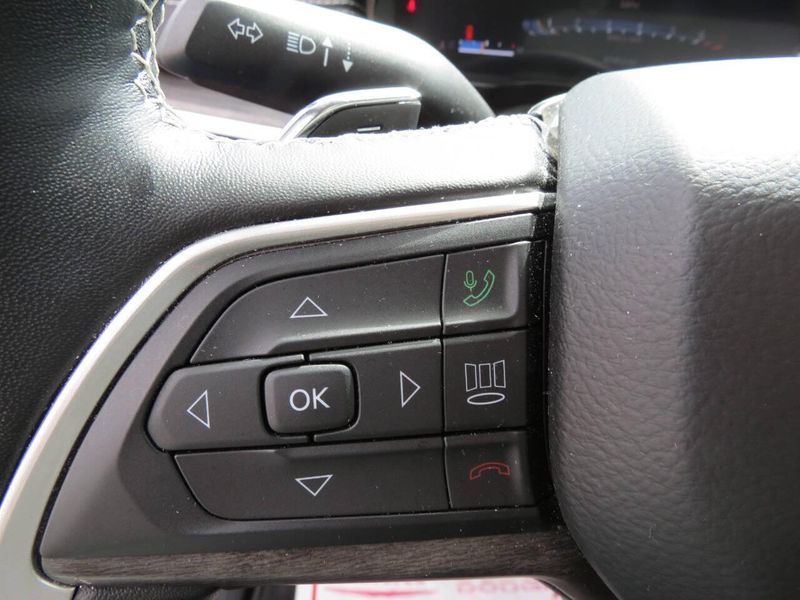 2022 Jeep Grand Cherokee L Limited 4x4 4dr SUVImage 13