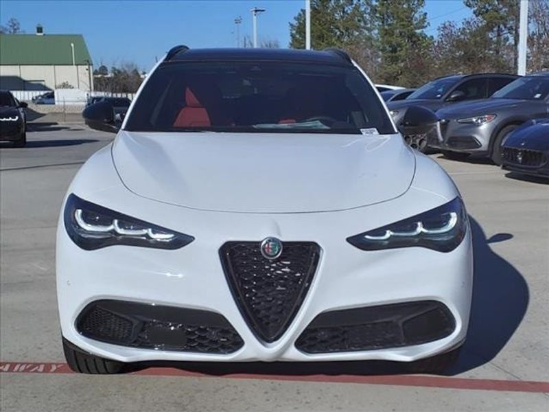 2024 Alfa Romeo Stelvio Veloce AwdImage 25