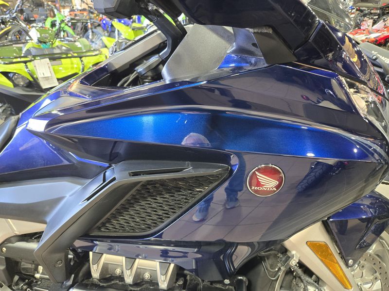 USED 2018 HONDA GOLD WING TOUR Image 8